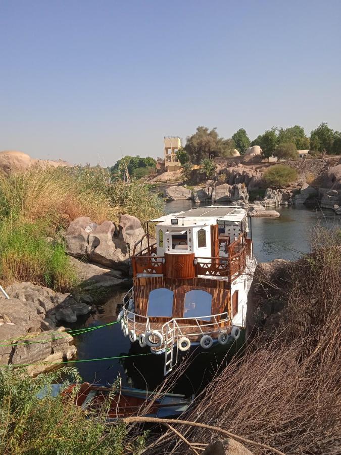Mini nile curise for travel&Rent Zainoba Hotel Assuan Exterior foto