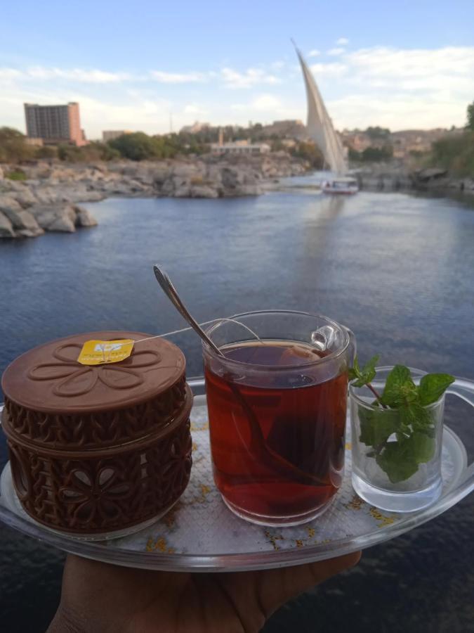 Mini nile curise for travel&Rent Zainoba Hotel Assuan Exterior foto