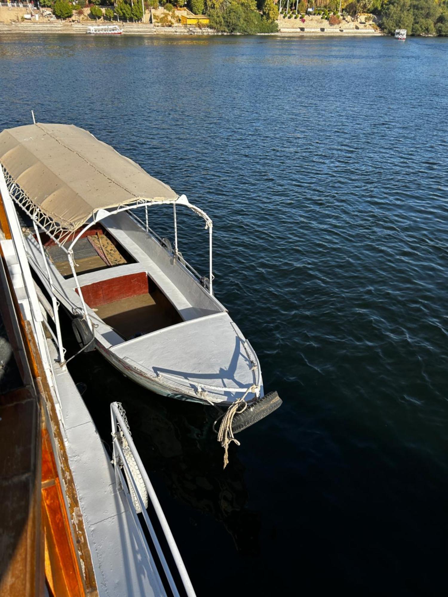 Mini nile curise for travel&Rent Zainoba Hotel Assuan Exterior foto